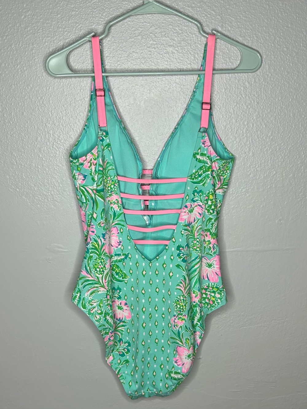 Lilly Pulitzer Jaspen One Piece Swimsuit in Oh Diamond Girl Print - Picture 6 of 9